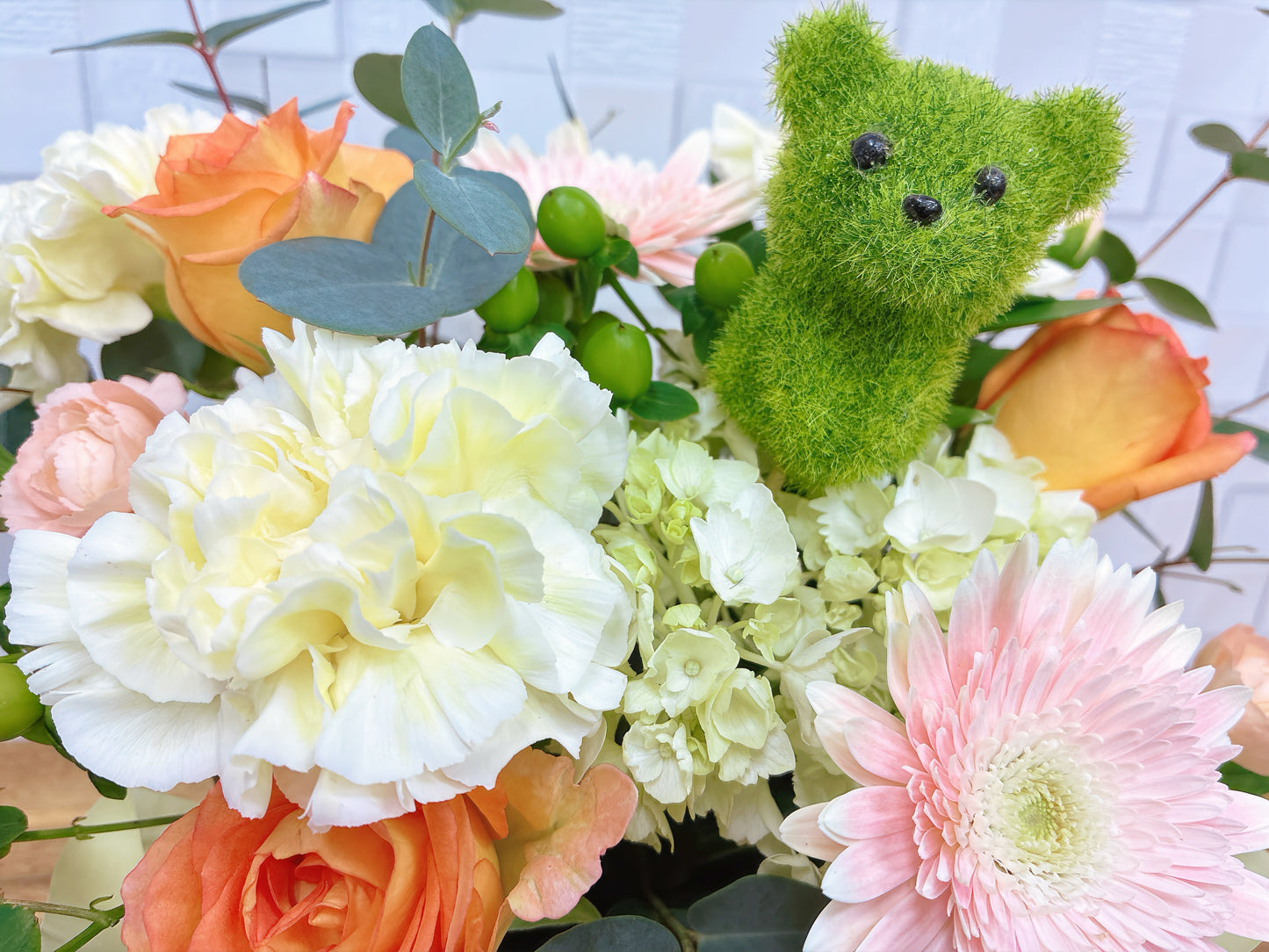 【やさしい気持ちを届ける】くまさんピックのプチお祝いアレンジ