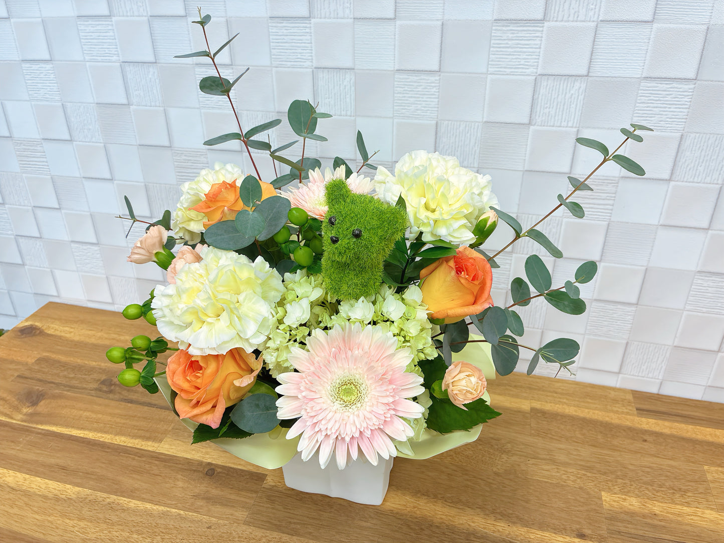 【やさしい気持ちを届ける】くまさんピックのプチお祝いアレンジ
