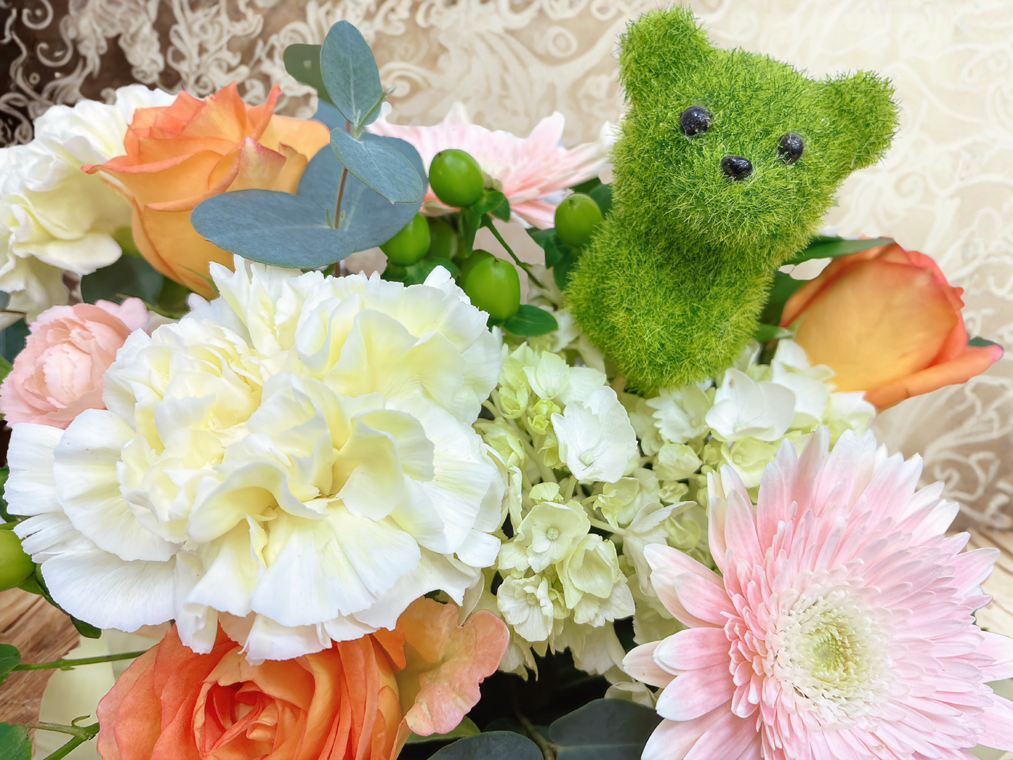 【やさしい気持ちを届ける】くまさんピックのプチお祝いアレンジ